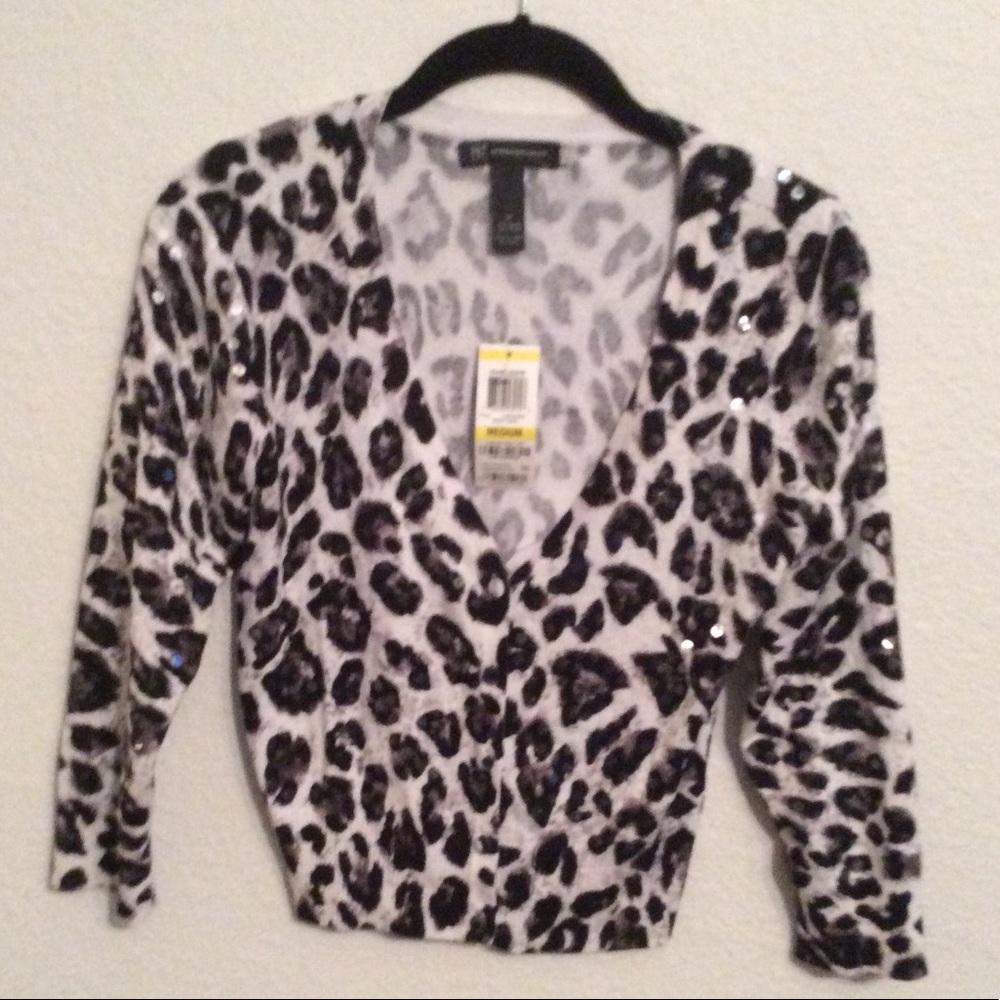 🆕BLOOMINGDALES CARDIGAN IN ANIMAL PRINT.BRAND NEW - Picture 5 of 5
